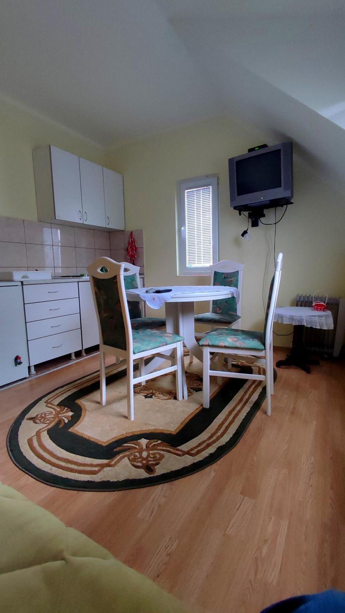 Apartment Dobra Vila เปรูชาซ ภายนอก รูปภาพ